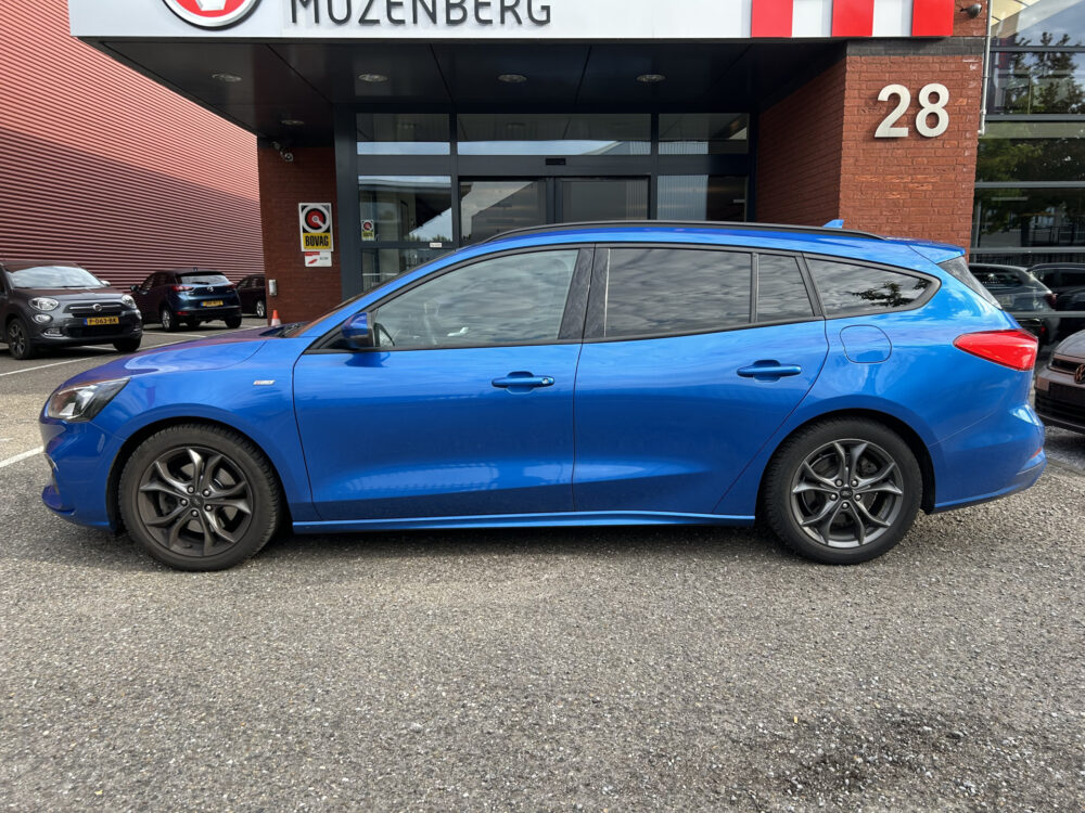 Ford FOCUS Wagon 1.0 EcoBoost ST-Line // KEYLESS // NAVI + CARPLAY // CLIMA // CAMERA // WINTERPACK // TREKHAAK!! 3