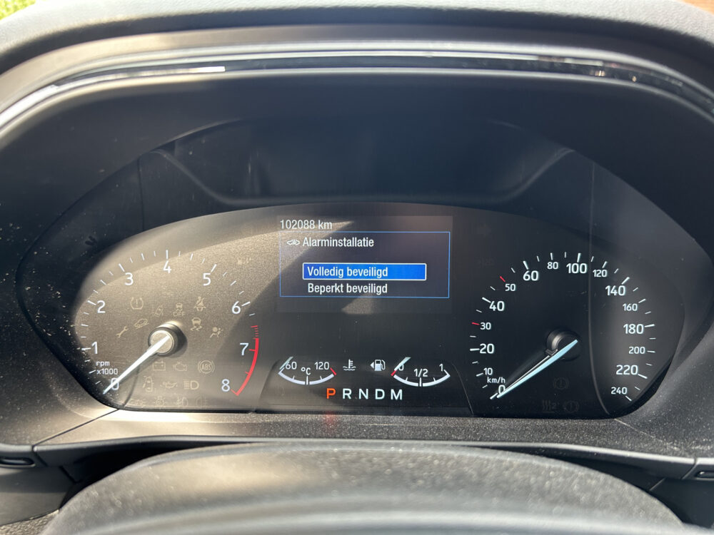 Ford FOCUS Wagon 1.0 EcoBoost ST-Line // KEYLESS // NAVI + CARPLAY // CLIMA // CAMERA // WINTERPACK // TREKHAAK!! 31