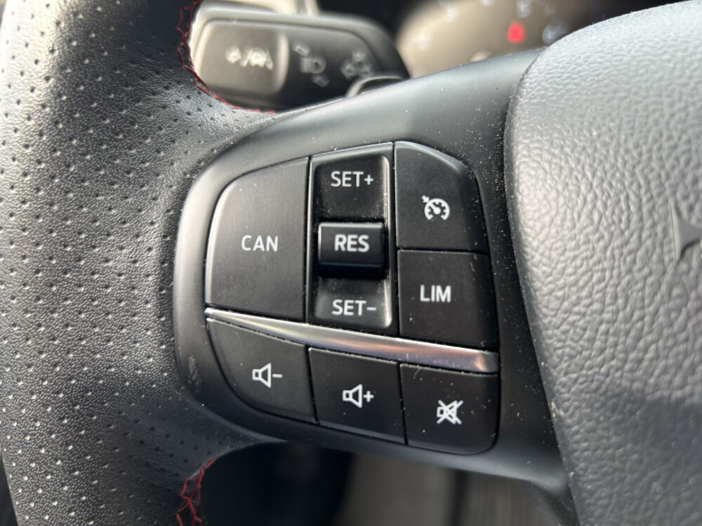 Ford FOCUS Wagon 1.0 EcoBoost ST-Line // KEYLESS // NAVI + CARPLAY // CLIMA // CAMERA // WINTERPACK // TREKHAAK!! 9