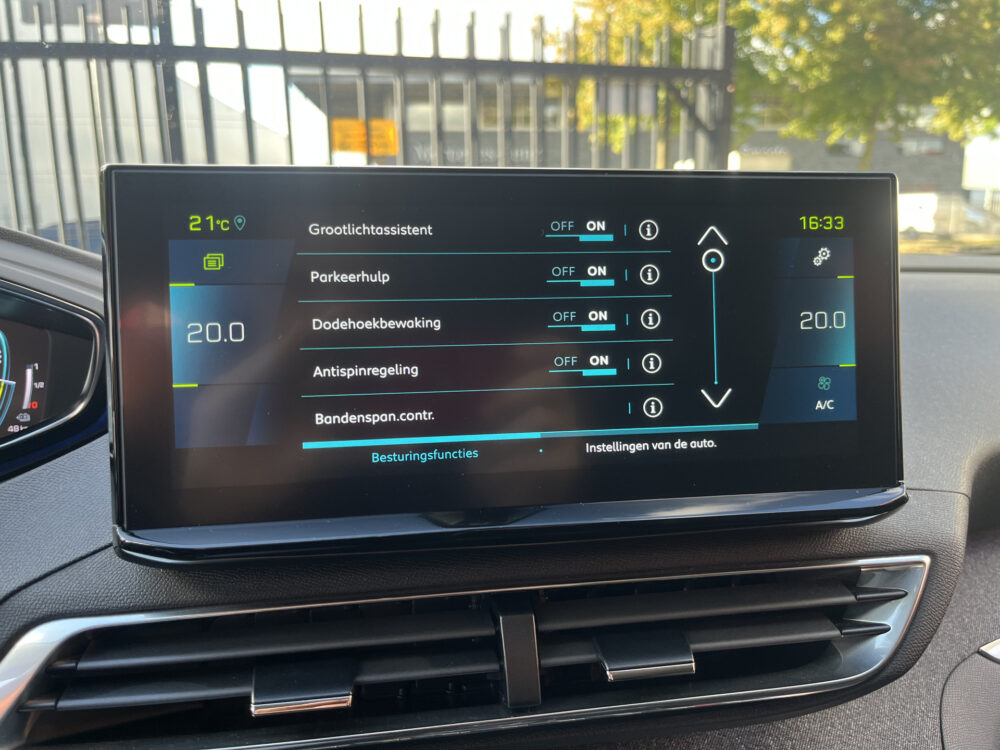 Peugeot 3008 1.6 HYbrid 225 Road Trip UNIEK 19000KM!!! // LED // KEYLESS // DODEHOEK // HALF LEDER // CAMERA+SENSOREN // NAVI+CARPLAY // 30