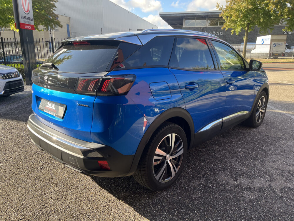 Peugeot 3008 1.6 HYbrid 225 Road Trip UNIEK 19000KM!!! // LED // KEYLESS // DODEHOEK // HALF LEDER // CAMERA+SENSOREN // NAVI+CARPLAY // 5