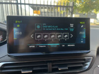 Peugeot 3008 1.6 HYbrid 225 Road Trip UNIEK 19000KM!!! // LED // KEYLESS // DODEHOEK // HALF LEDER // CAMERA+SENSOREN // NAVI+CARPLAY // 58
