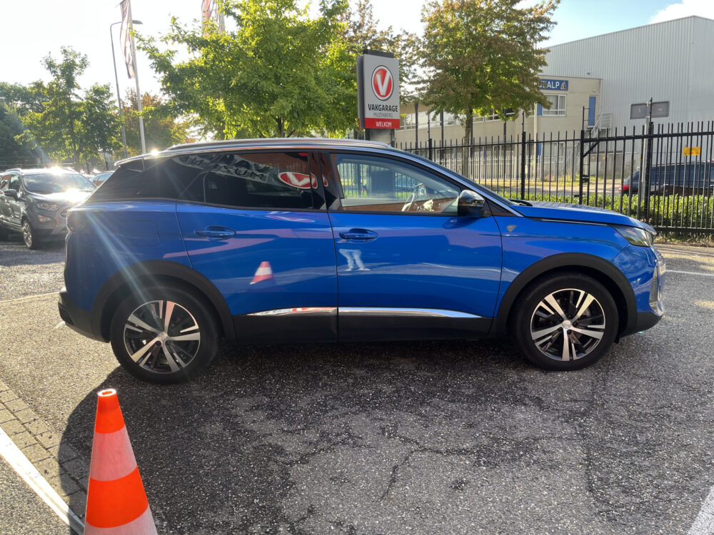 Peugeot 3008 1.6 HYbrid 225 Road Trip UNIEK 19000KM!!! // LED // KEYLESS // DODEHOEK // HALF LEDER // CAMERA+SENSOREN // NAVI+CARPLAY // 6
