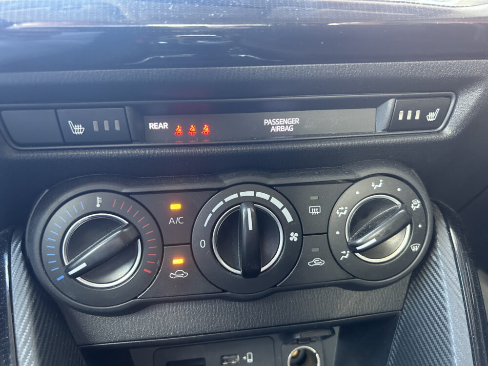 Mazda 2 1.5 Skyactiv-G Comfort // NAVI + CARPLAY // PDC // CRUISE // AIRCO // STOELVERWARMING 16