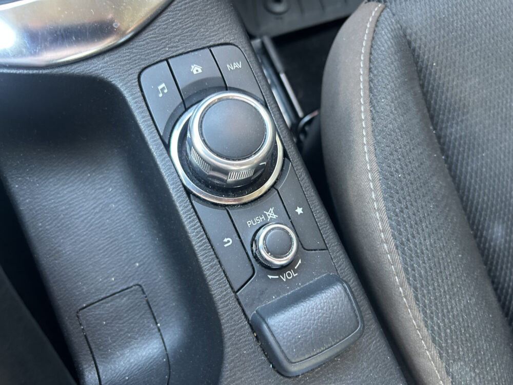Mazda 2 1.5 Skyactiv-G Comfort // NAVI + CARPLAY // PDC // CRUISE // AIRCO // STOELVERWARMING 19
