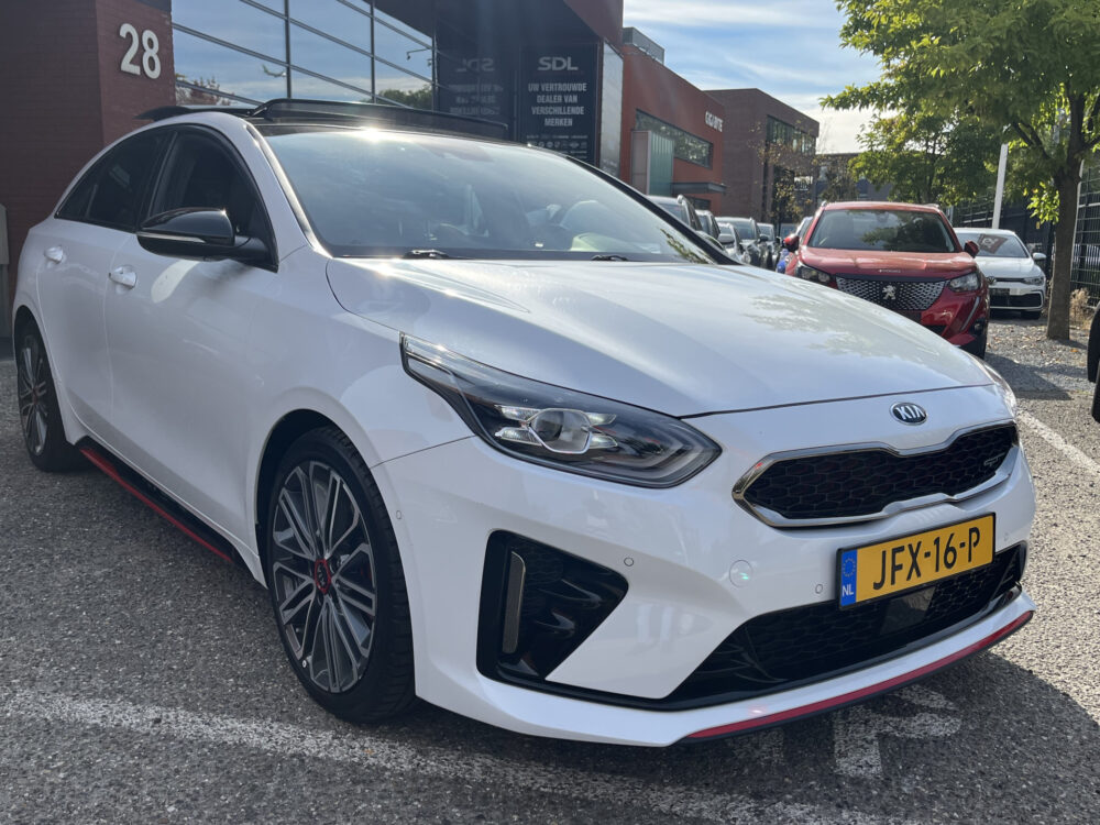 Kia ProCeed 1.6 T-GDI GT // FULL LED // PANO/SCHUIFKANTELDAK // ADAPTIV CRUISE // NAVI + CARPLAY // CAMERA // MEMORY SEAT 2