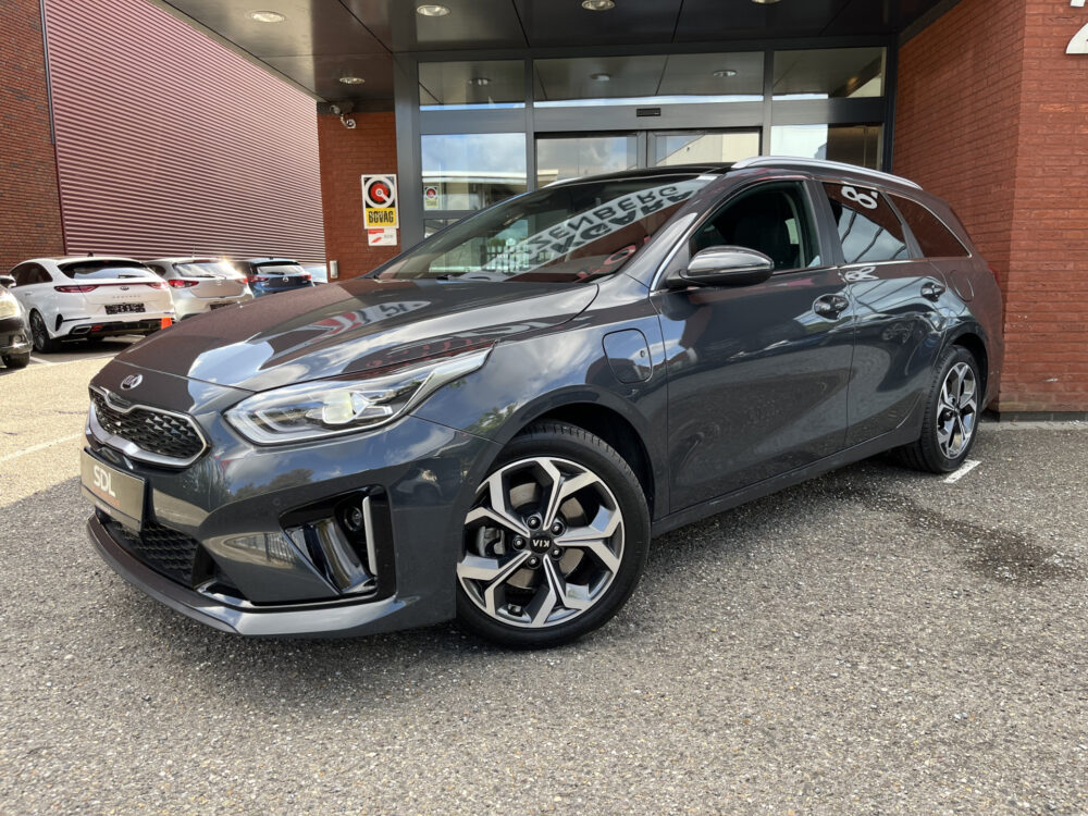 Kia Ceed Sportswagon 1.6 GDI PHEV ExecutiveLine // SCHUIF-KANTELDAK // LEDER+ELEK.STOELEN // ELEK. ACHTERKLEP // ADAPT. CRUISE // DODEHOEK // STOELVE 1
