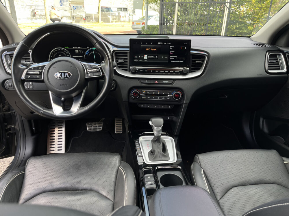 Kia Ceed Sportswagon 1.6 GDI PHEV ExecutiveLine // SCHUIF-KANTELDAK // LEDER+ELEK.STOELEN // ELEK. ACHTERKLEP // ADAPT. CRUISE // DODEHOEK // STOELVE 20
