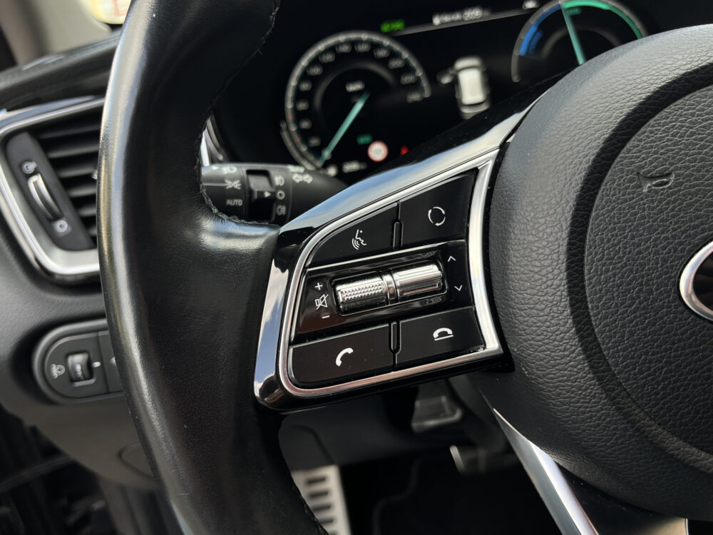 Kia Ceed Sportswagon 1.6 GDI PHEV ExecutiveLine // SCHUIF-KANTELDAK // LEDER+ELEK.STOELEN // ELEK. ACHTERKLEP // ADAPT. CRUISE // DODEHOEK // STOELVE 24