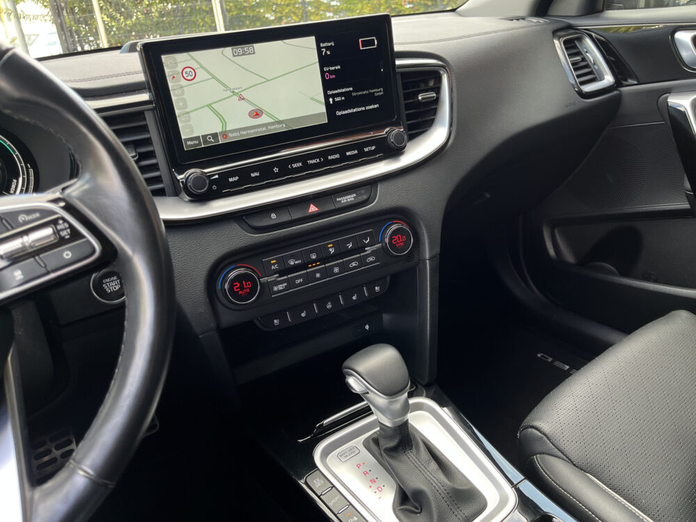 Kia Ceed Sportswagon 1.6 GDI PHEV ExecutiveLine // SCHUIF-KANTELDAK // LEDER+ELEK.STOELEN // ELEK. ACHTERKLEP // ADAPT. CRUISE // DODEHOEK // STOELVE 29