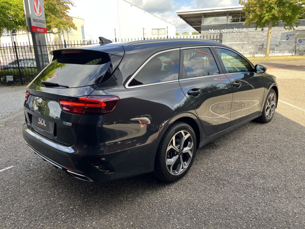 Kia Ceed Sportswagon 1.6 GDI PHEV ExecutiveLine // SCHUIF-KANTELDAK // LEDER+ELEK.STOELEN // ELEK. ACHTERKLEP // ADAPT. CRUISE // DODEHOEK // STOELVE 5