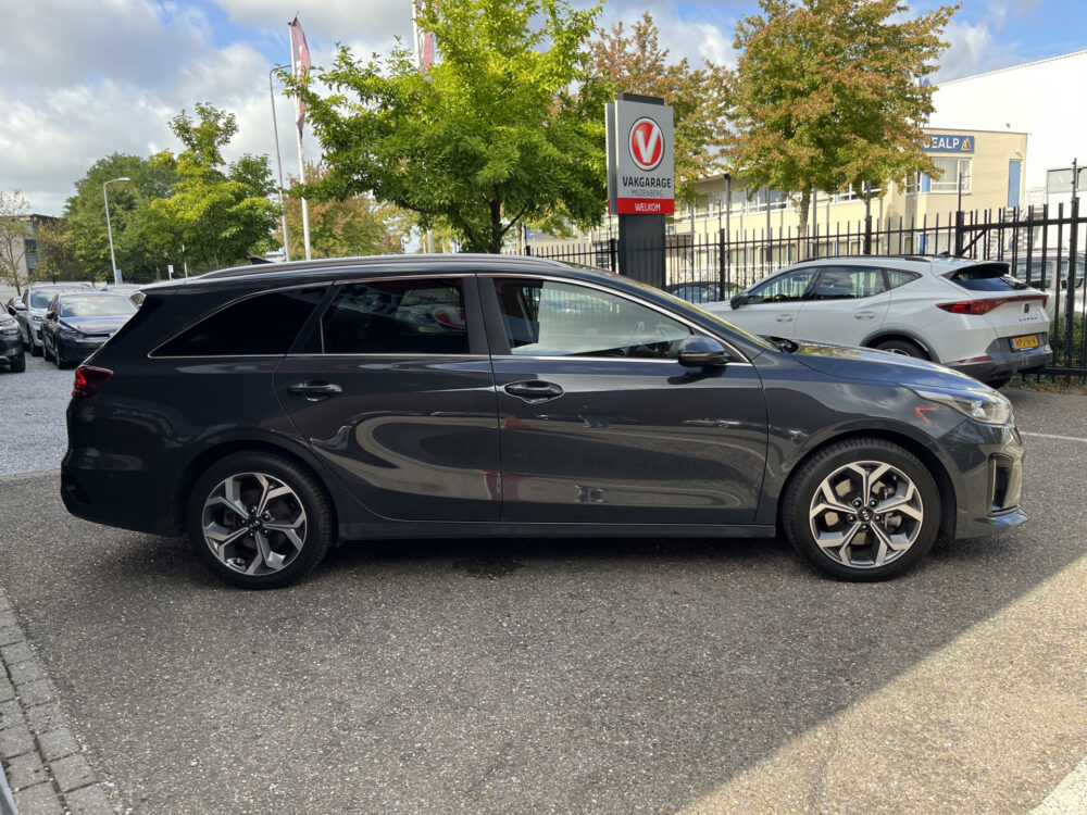 Kia Ceed Sportswagon 1.6 GDI PHEV ExecutiveLine // SCHUIF-KANTELDAK // LEDER+ELEK.STOELEN // ELEK. ACHTERKLEP // ADAPT. CRUISE // DODEHOEK // STOELVE 6