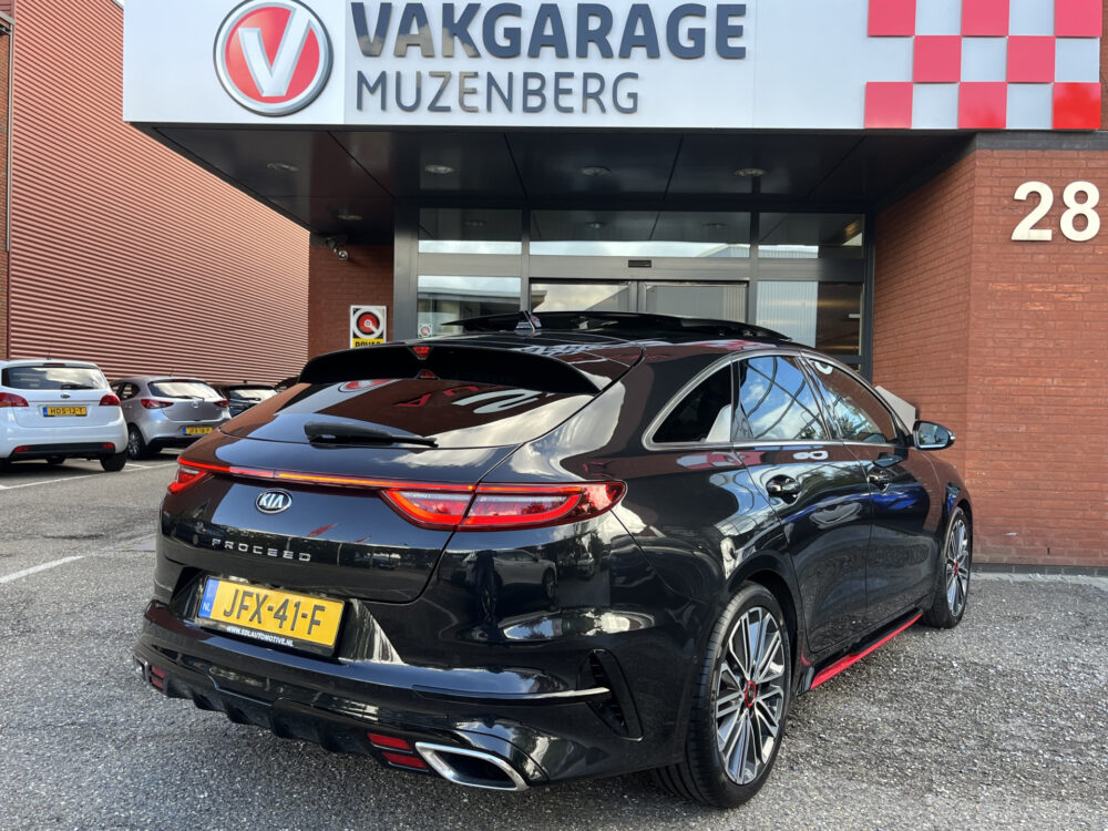 Kia ProCeed 1.6 T-GDI GT 204PK!! // SCHUIF-KANTELDAK // ADAPT. CRUISE // LEDER+ELEK. STOEL // JBL AUDIO // STUUR+STOELVERWARMING // KEYLESS  3