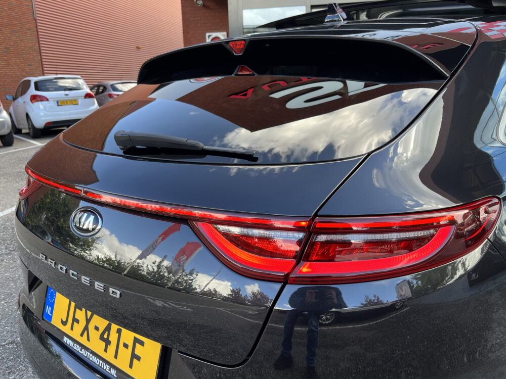 Kia ProCeed 1.6 T-GDI GT 204PK!! // SCHUIF-KANTELDAK // ADAPT. CRUISE // LEDER+ELEK. STOEL // JBL AUDIO // STUUR+STOELVERWARMING // KEYLESS  7