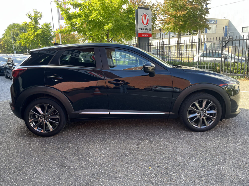 Mazda CX-3 2.0 SkyActiv-G 120 GT-Luxury // HEAD-UP DISPLAY // LEDER // ELEK. STOEL+GEHEUGEN // DODEHOEK // CAMERA+SENSOREN // NAVI // 6
