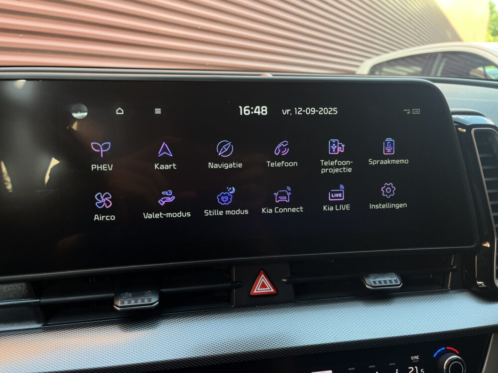 Kia Sportage 1.6 T-GDi Plug-in Hybrid 30.000KM!!!! AWD DynamicPlusLine //PHEV// ADAPT. CRUISE // HALF LEDER // CAMERA+SENSOREN // STUUR+STOEL 30
