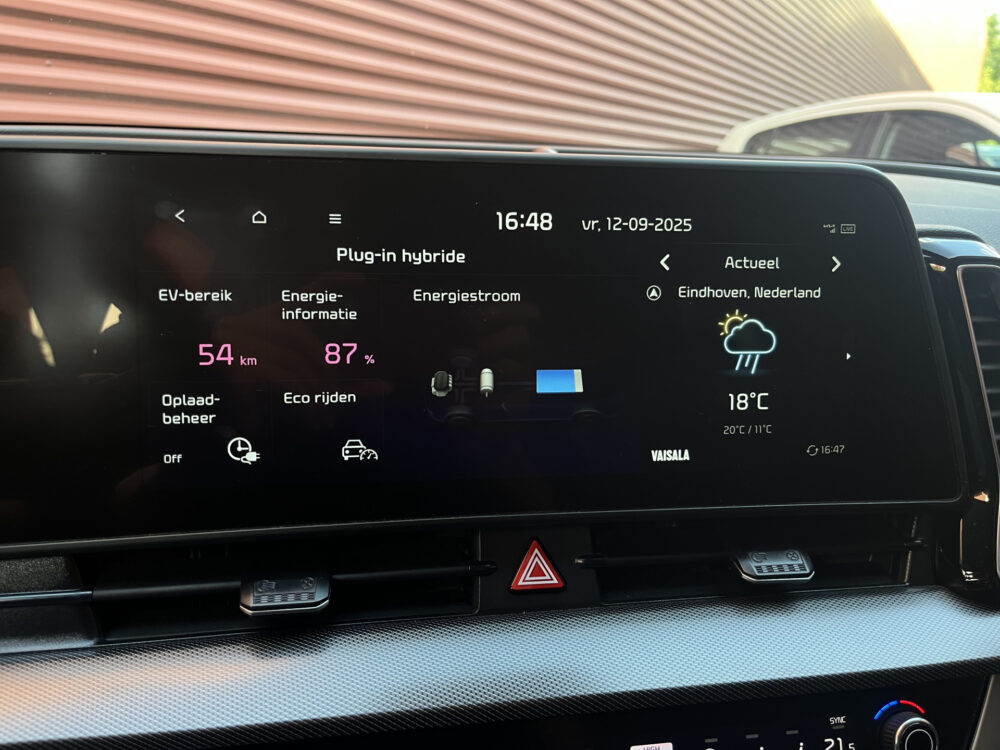 Kia Sportage 1.6 T-GDi Plug-in Hybrid 30.000KM!!!! AWD DynamicPlusLine //PHEV// ADAPT. CRUISE // HALF LEDER // CAMERA+SENSOREN // STUUR+STOEL 31