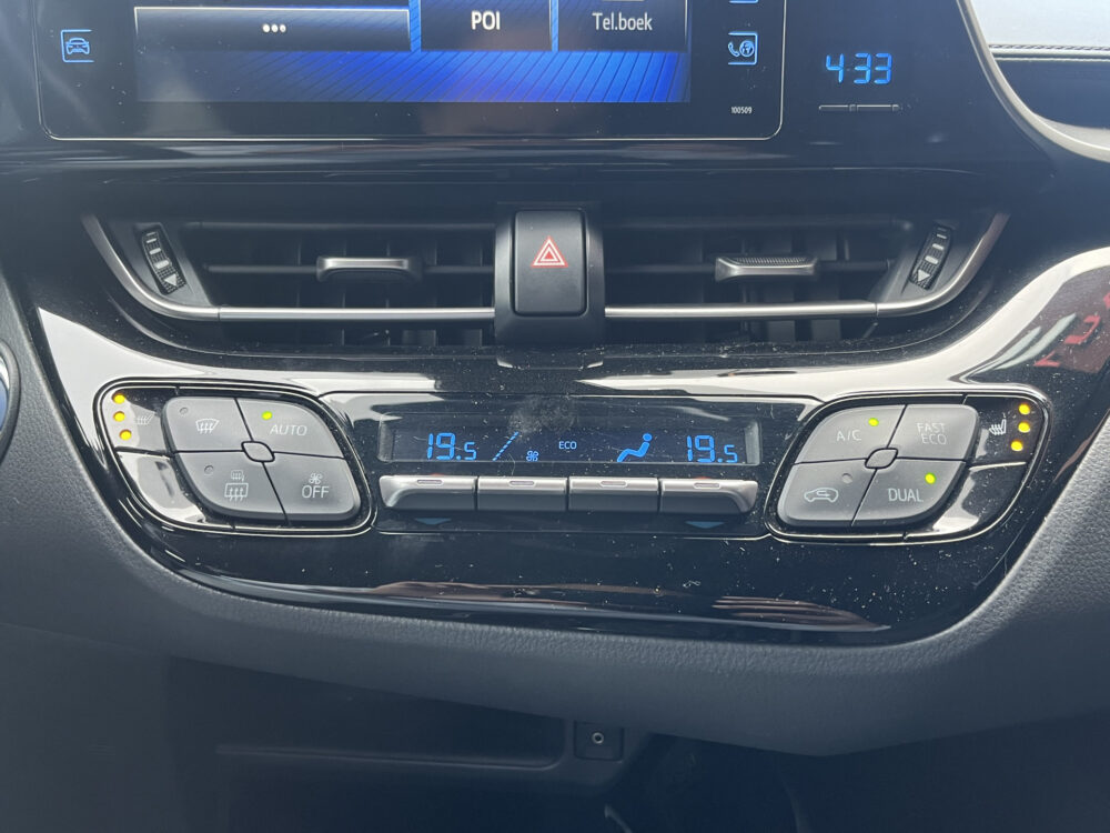 Toyota C-HR 1.8 Hybrid Bi-Tone // NAVI // CAMERA // DODENHOEK SENSOR // TREKHAAK // ADAPTIVE CRUISE // 16