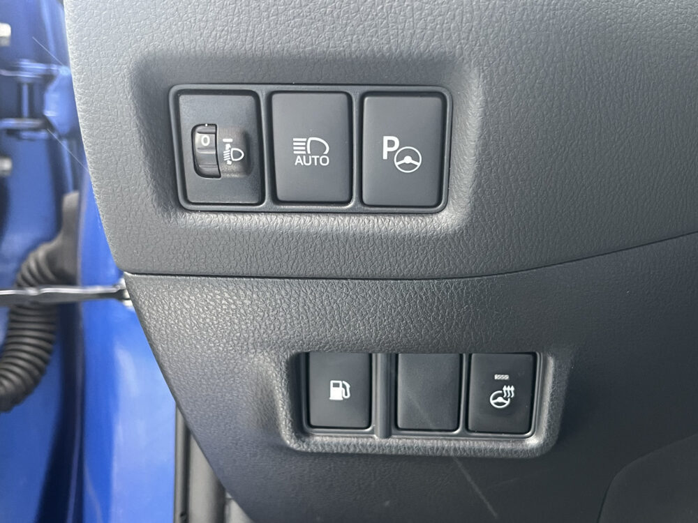 Toyota C-HR 1.8 Hybrid Bi-Tone // NAVI // CAMERA // DODENHOEK SENSOR // TREKHAAK // ADAPTIVE CRUISE // 21