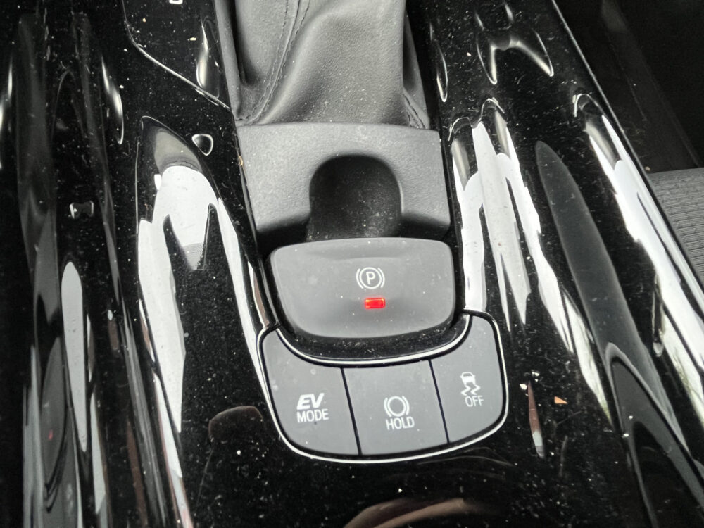 Toyota C-HR 1.8 Hybrid Bi-Tone // NAVI // CAMERA // DODENHOEK SENSOR // TREKHAAK // ADAPTIVE CRUISE // 23