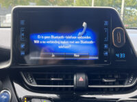 Toyota C-HR 1.8 Hybrid Bi-Tone // NAVI // CAMERA // DODENHOEK SENSOR // TREKHAAK // ADAPTIVE CRUISE // 42