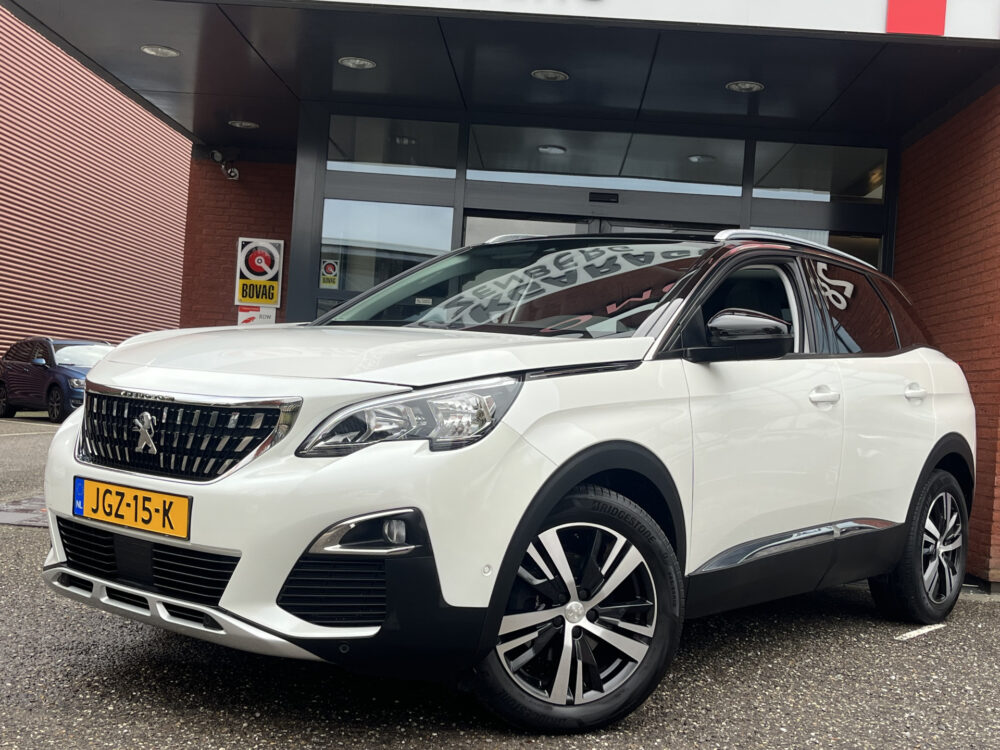 Peugeot 3008 1.2 PureTech Allure // NAVI + CARPLAY // PANO/SCHUIFKANTELDAK // LED // CAMERA // PDC V+A // KEYLESS 1