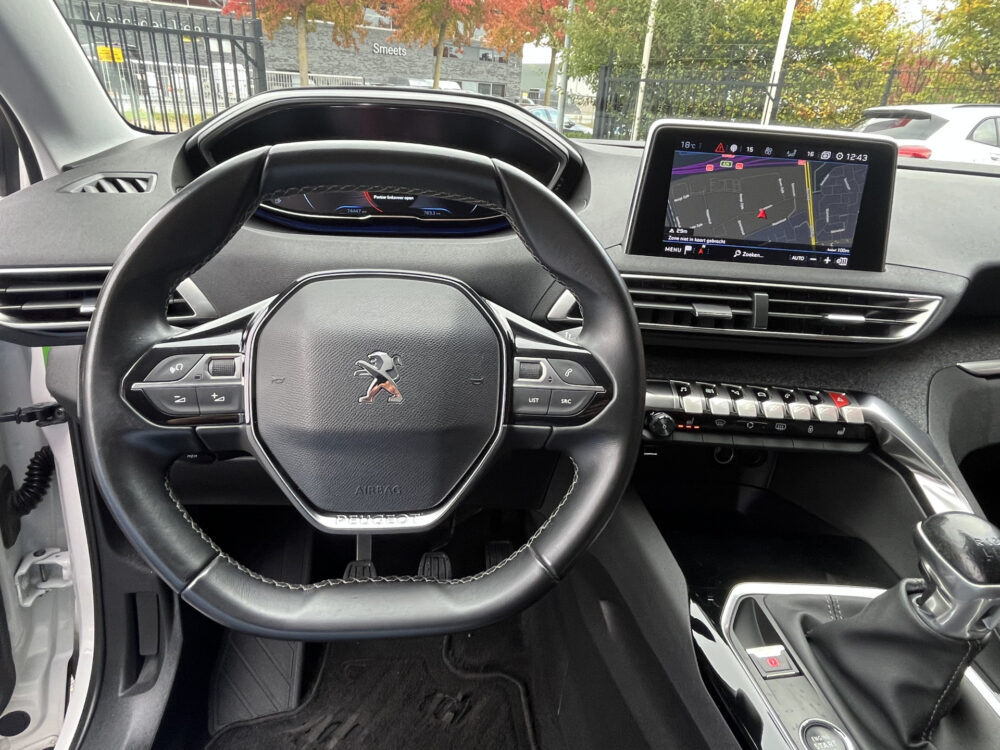 Peugeot 3008 1.2 PureTech Allure // NAVI + CARPLAY // PANO/SCHUIFKANTELDAK // LED // CAMERA // PDC V+A // KEYLESS 15