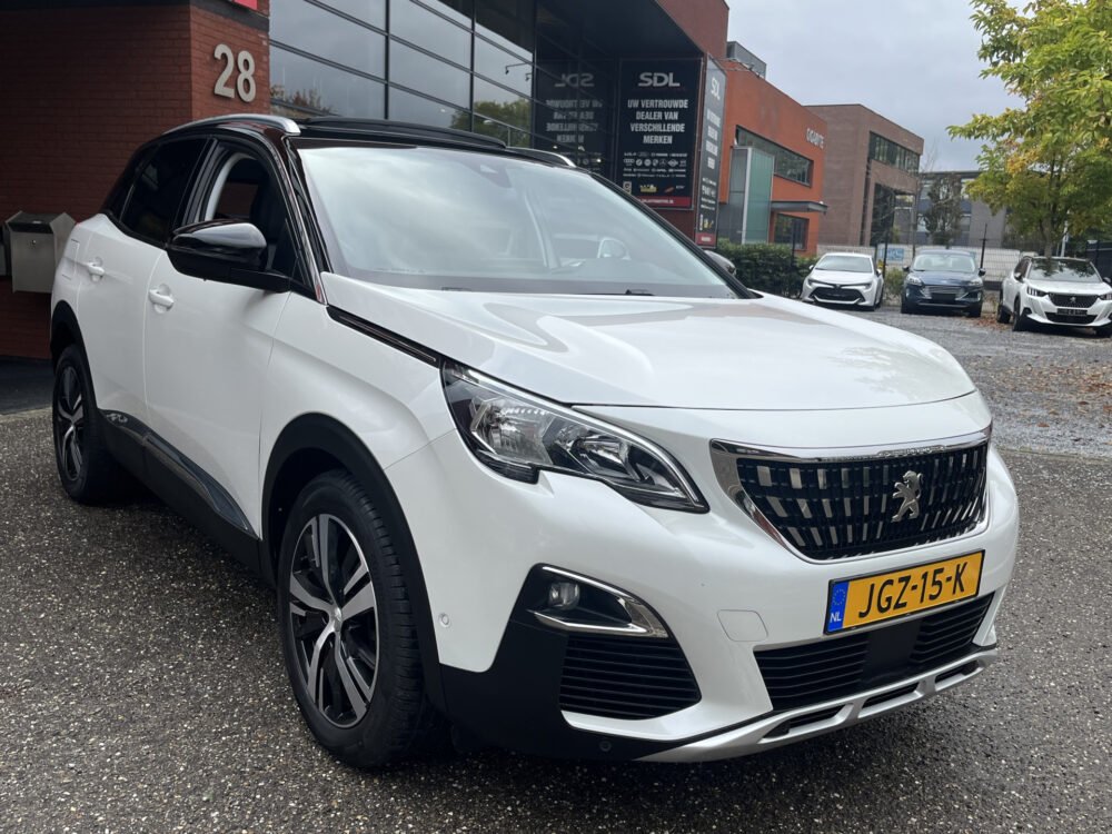 Peugeot 3008 1.2 PureTech Allure // NAVI + CARPLAY // PANO/SCHUIFKANTELDAK // LED // CAMERA // PDC V+A // KEYLESS 2