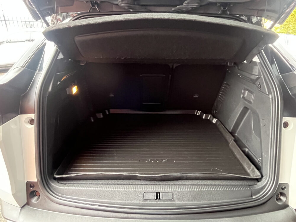 Peugeot 3008 1.2 PureTech Allure // NAVI + CARPLAY // PANO/SCHUIFKANTELDAK // LED // CAMERA // PDC V+A // KEYLESS 36