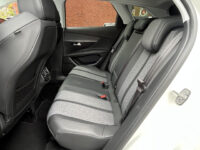 Peugeot 3008 1.2 PureTech Allure // NAVI + CARPLAY // PANO/SCHUIFKANTELDAK // LED // CAMERA // PDC V+A // KEYLESS 50