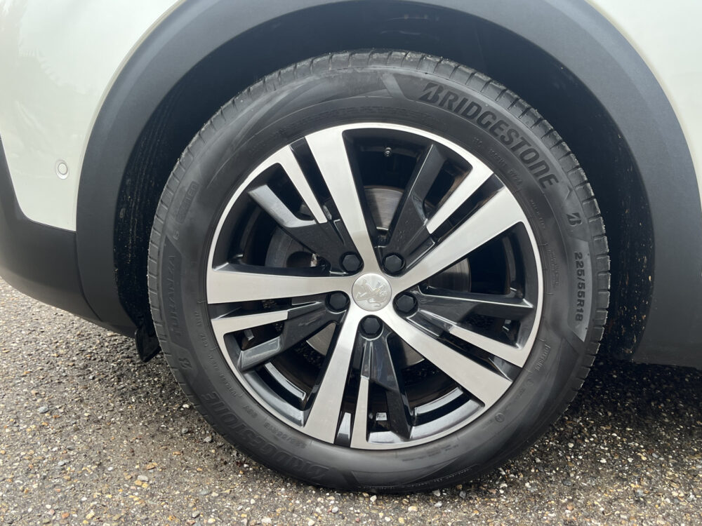 Peugeot 3008 1.2 PureTech Allure // NAVI + CARPLAY // PANO/SCHUIFKANTELDAK // LED // CAMERA // PDC V+A // KEYLESS 8