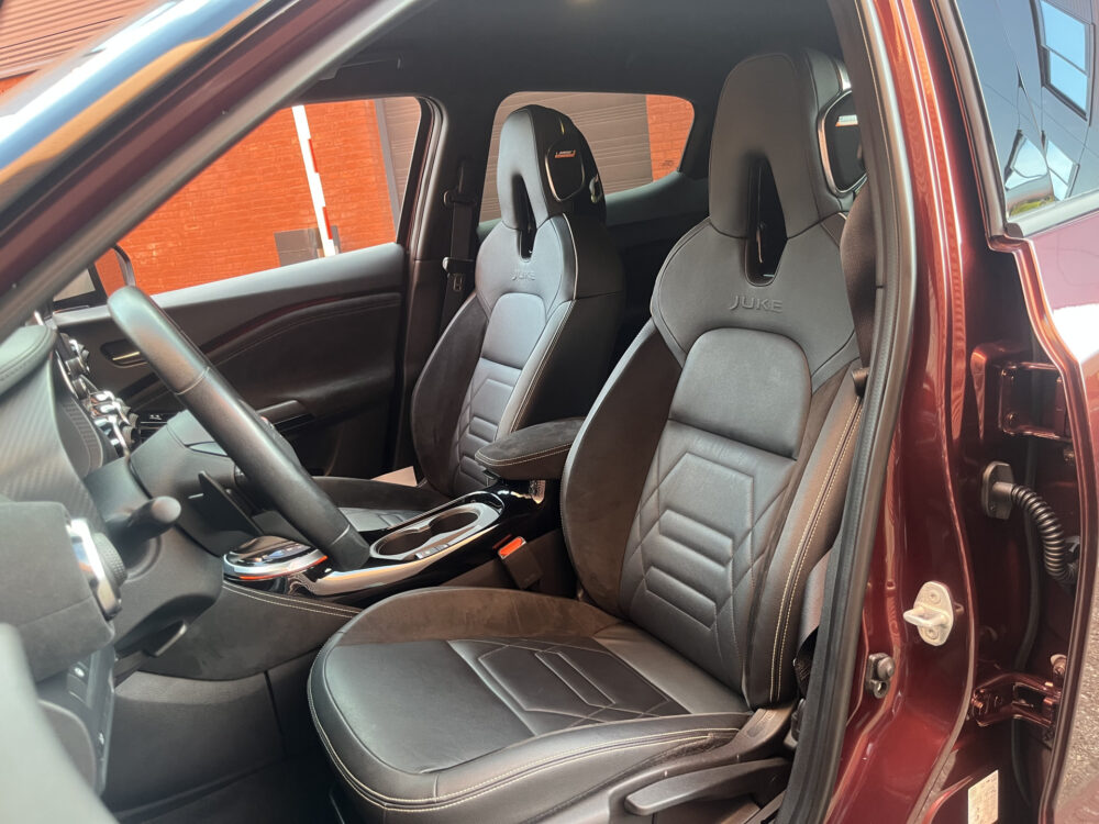 Nissan Juke 1.0 DIG-T N-Design // ADAPT. CRUISE // BOSE AUDIO // LEDER-ALCANTARA // 360 CAMERA // DODEHOEK // NAVI+CARPLAY // KEYLESS // 12