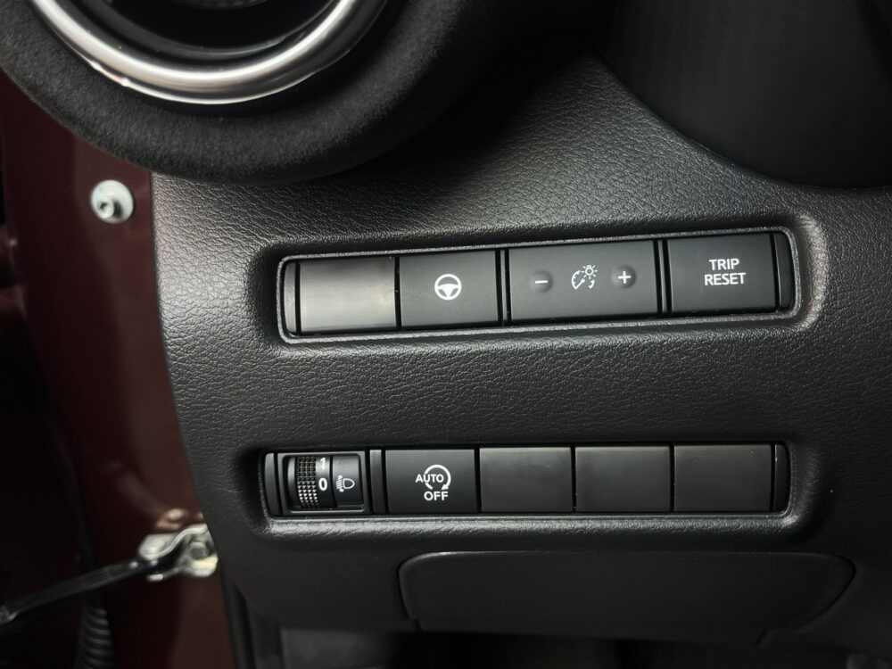 Nissan Juke 1.0 DIG-T N-Design // ADAPT. CRUISE // BOSE AUDIO // LEDER-ALCANTARA // 360 CAMERA // DODEHOEK // NAVI+CARPLAY // KEYLESS // 18