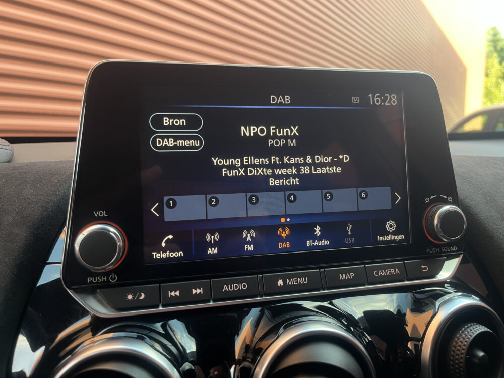 Nissan Juke 1.0 DIG-T N-Design // ADAPT. CRUISE // BOSE AUDIO // LEDER-ALCANTARA // 360 CAMERA // DODEHOEK // NAVI+CARPLAY // KEYLESS // 27