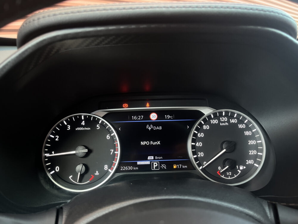 Nissan Juke 1.0 DIG-T N-Design // ADAPT. CRUISE // BOSE AUDIO // LEDER-ALCANTARA // 360 CAMERA // DODEHOEK // NAVI+CARPLAY // KEYLESS // 33