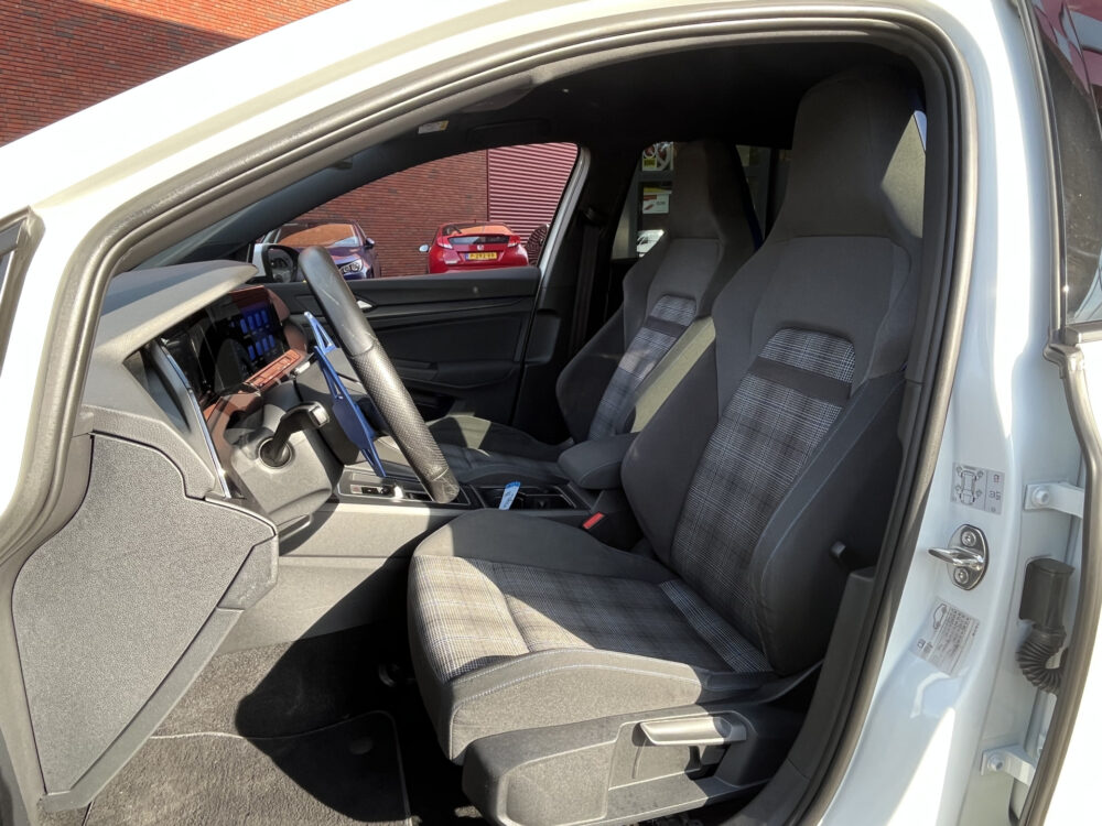 Volkswagen Golf 1.4 eHybrid GTE // FULL LED // NAVI + CARPLAY // STOEL + STUURWIELVERWARMING // ADAPTIV. CRUISE 10