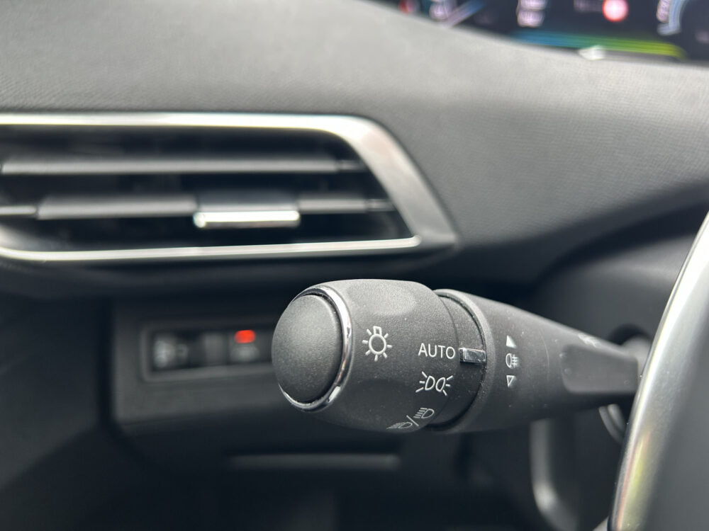 Peugeot 3008 1.6 HYbrid 225 Allure 1e Eigenaar / 33.000 KM!! // NAVI // CLIMA // CRUISE // STOELVERWARMING // TREKHAAK // 11