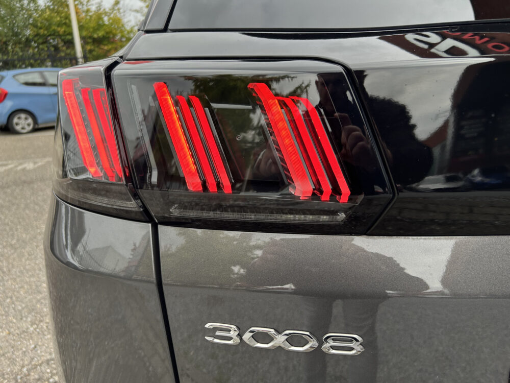 Peugeot 3008 1.6 HYbrid 225 Allure 1e Eigenaar / 33.000 KM!! // NAVI // CLIMA // CRUISE // STOELVERWARMING // TREKHAAK // 30