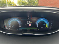 Peugeot 3008 1.6 HYbrid 225 Allure 1e Eigenaar / 33.000 KM!! // NAVI // CLIMA // CRUISE // STOELVERWARMING // TREKHAAK // 65