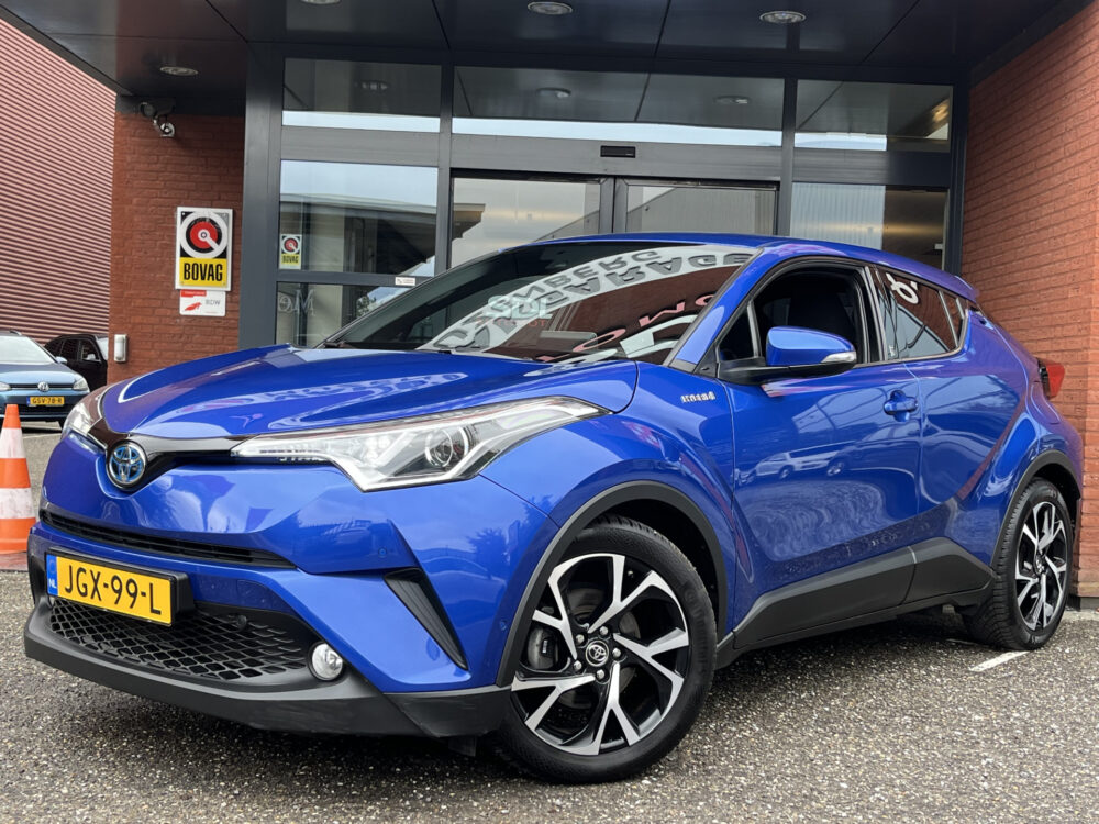Toyota C-HR 1.8 Hybrid Style // DODEHOEK // KEYLESS // CAMERA+SENSOREN // ADAPT. CRUISE // Intelligent Park Assist // TREKHAAK // 1