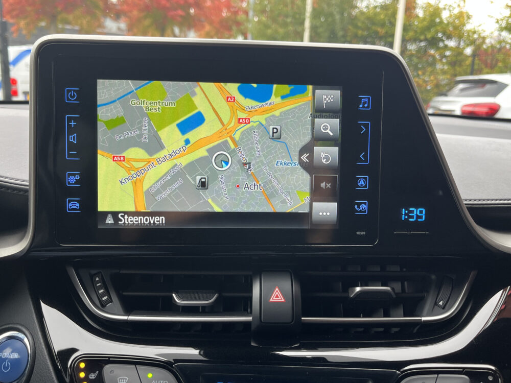 Toyota C-HR 1.8 Hybrid Style // DODEHOEK // KEYLESS // CAMERA+SENSOREN // ADAPT. CRUISE // Intelligent Park Assist // TREKHAAK // 16