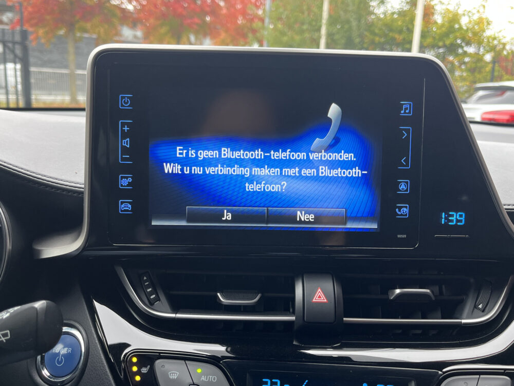 Toyota C-HR 1.8 Hybrid Style // DODEHOEK // KEYLESS // CAMERA+SENSOREN // ADAPT. CRUISE // Intelligent Park Assist // TREKHAAK // 17