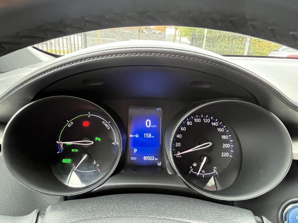 Toyota C-HR 1.8 Hybrid Style // DODEHOEK // KEYLESS // CAMERA+SENSOREN // ADAPT. CRUISE // Intelligent Park Assist // TREKHAAK // 21