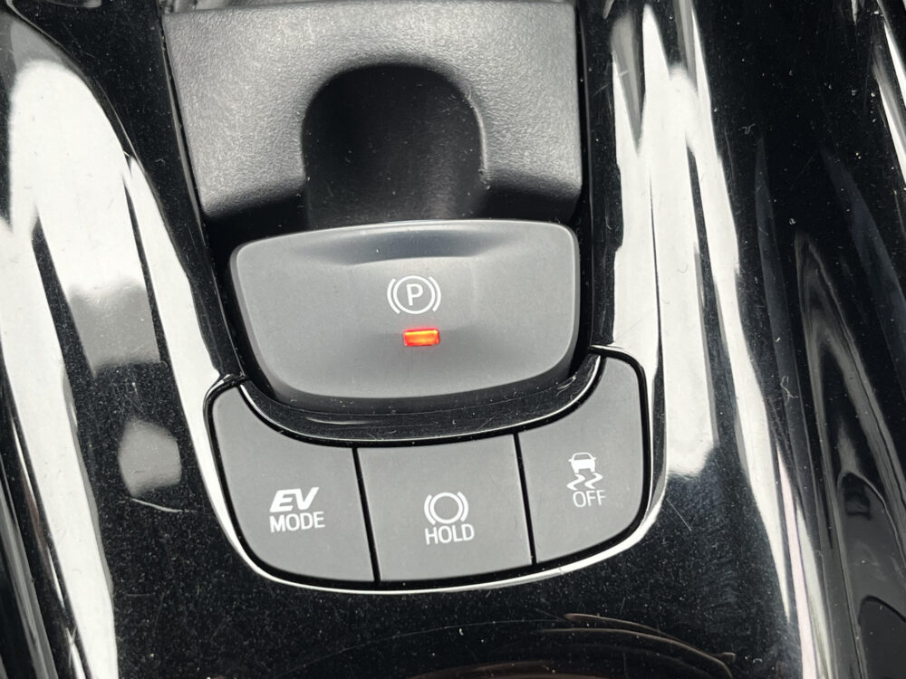 Toyota C-HR 1.8 Hybrid Style // DODEHOEK // KEYLESS // CAMERA+SENSOREN // ADAPT. CRUISE // Intelligent Park Assist // TREKHAAK // 27