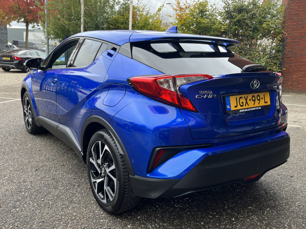 Toyota C-HR 1.8 Hybrid Style // DODEHOEK // KEYLESS // CAMERA+SENSOREN // ADAPT. CRUISE // Intelligent Park Assist // TREKHAAK // 3