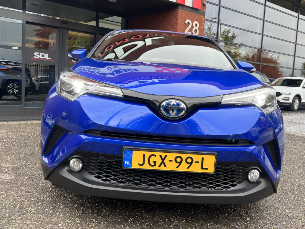 Toyota C-HR 1.8 Hybrid Style // DODEHOEK // KEYLESS // CAMERA+SENSOREN // ADAPT. CRUISE // Intelligent Park Assist // TREKHAAK // 5
