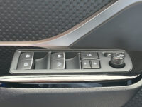 Toyota C-HR 1.8 Hybrid Style // DODEHOEK // KEYLESS // CAMERA+SENSOREN // ADAPT. CRUISE // Intelligent Park Assist // TREKHAAK // 58