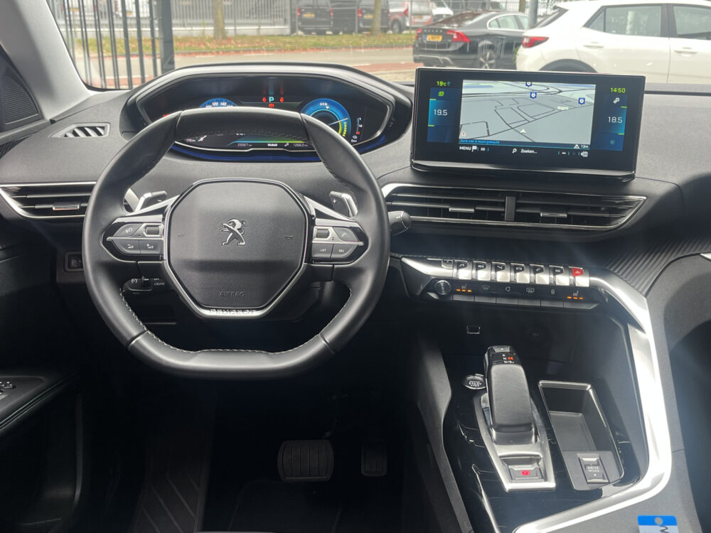 Peugeot 3008 1.6 HYbrid 225 Allure 1e Eigenaar / 29.000 KM!! // DODEHOEK // KEYLESS // CAMERA+SENSOREN // STOELVERWARMING // AFN. TREKHAAK // 14