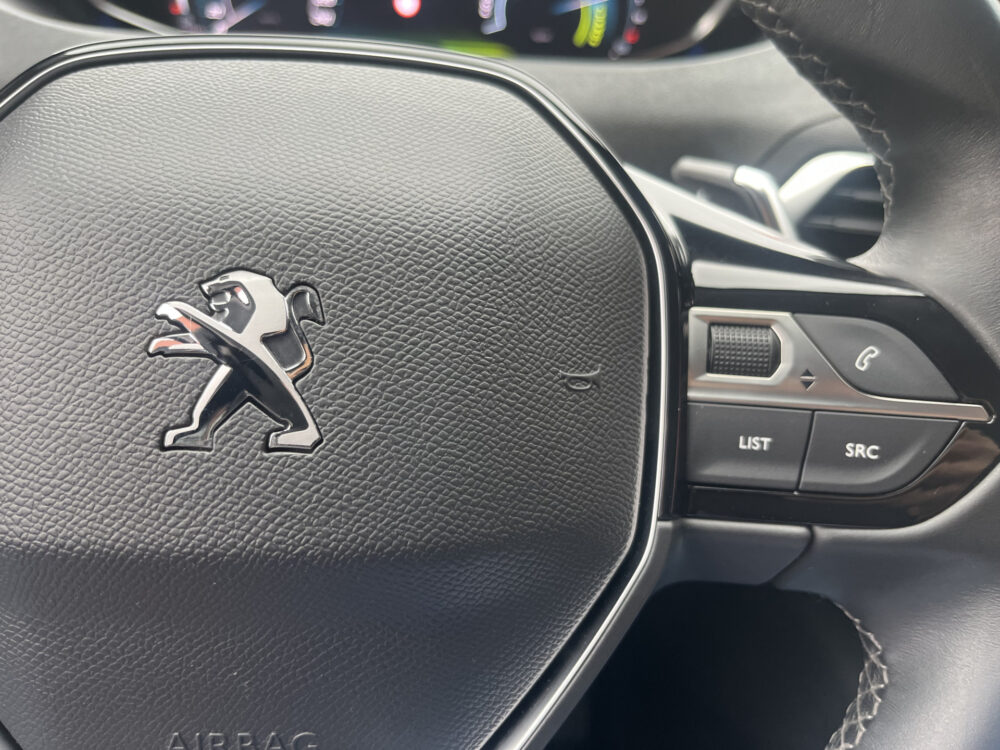 Peugeot 3008 1.6 HYbrid 225 Allure 1e Eigenaar / 29.000 KM!! // DODEHOEK // KEYLESS // CAMERA+SENSOREN // STOELVERWARMING // AFN. TREKHAAK // 16