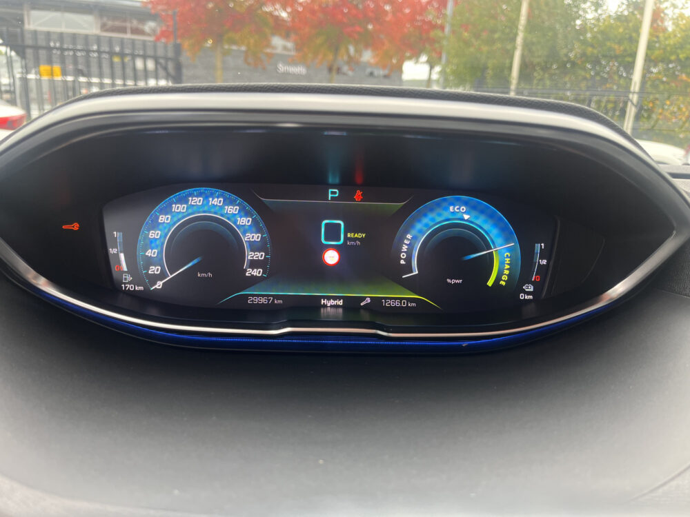Peugeot 3008 1.6 HYbrid 225 Allure 1e Eigenaar / 29.000 KM!! // DODEHOEK // KEYLESS // CAMERA+SENSOREN // STOELVERWARMING // AFN. TREKHAAK // 24